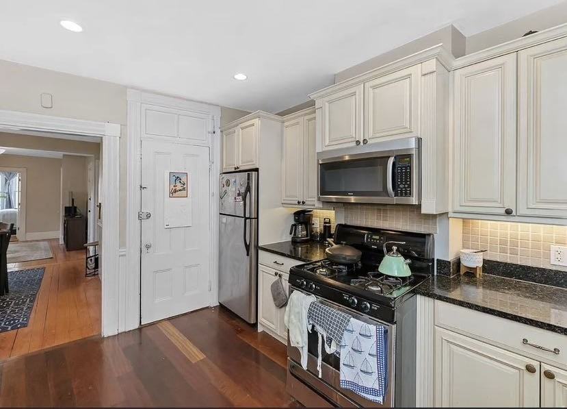 25 Pleasant St #2 - Photo 3 of 11