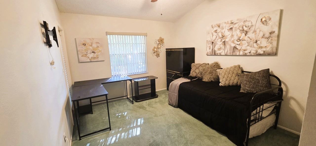 2101 Fox Chase Blvd - Photo 5 of 13