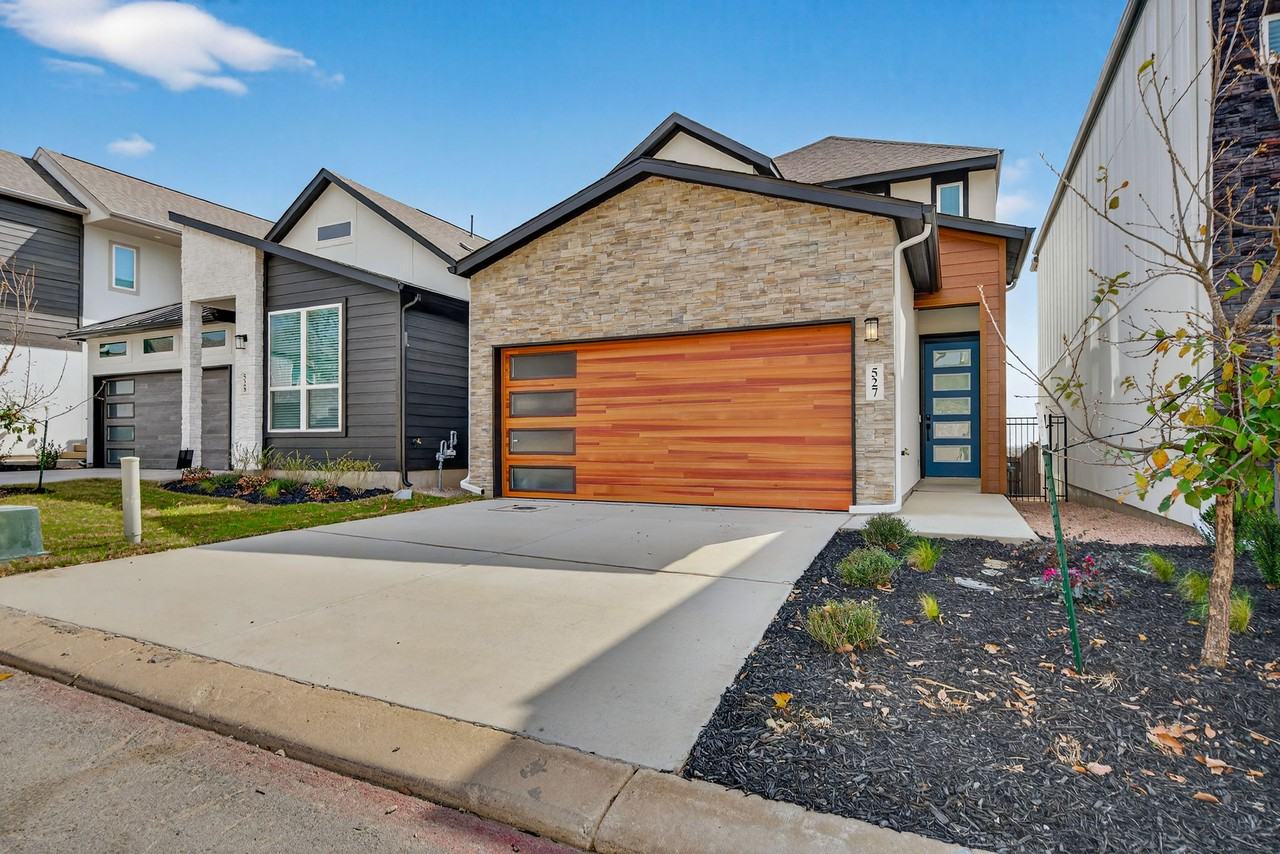 20675 Huebner Rd #527 - Photo 3 of 33