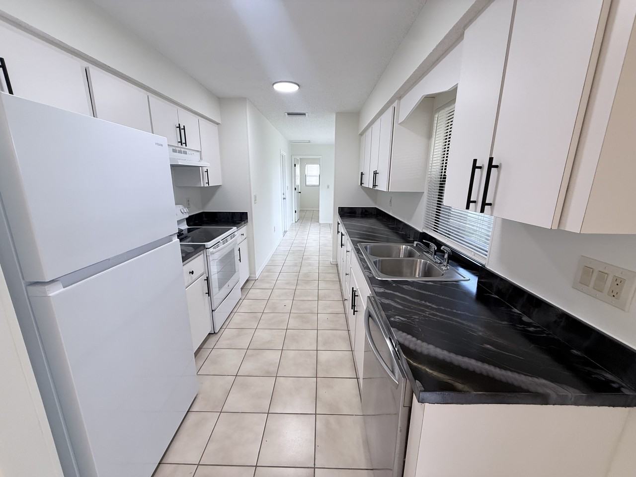 5568 Anderson Rd - Photo 5 of 12