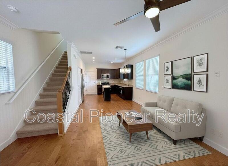 633 Jetstar Ln - Photo 4 of 10