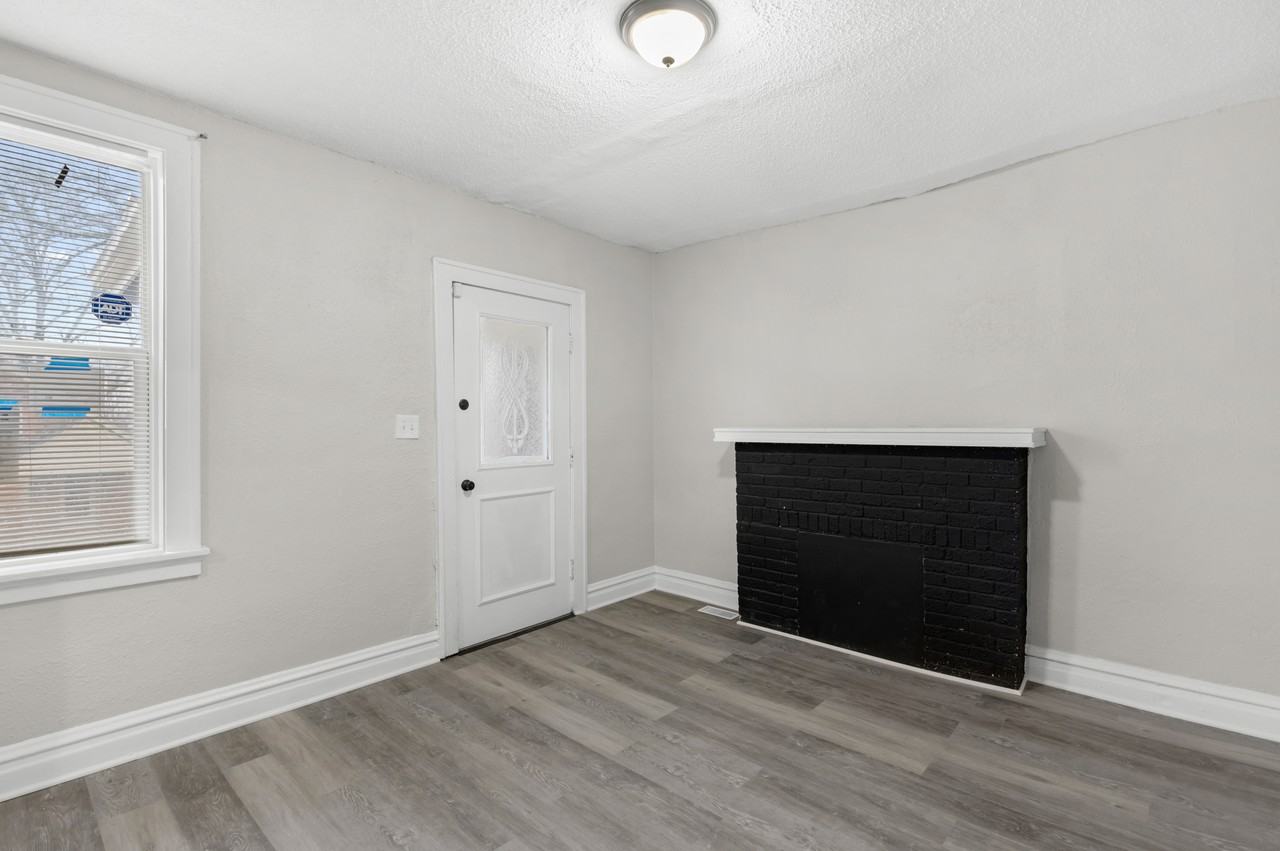 7255 Orchard Ave - Photo 4 of 24