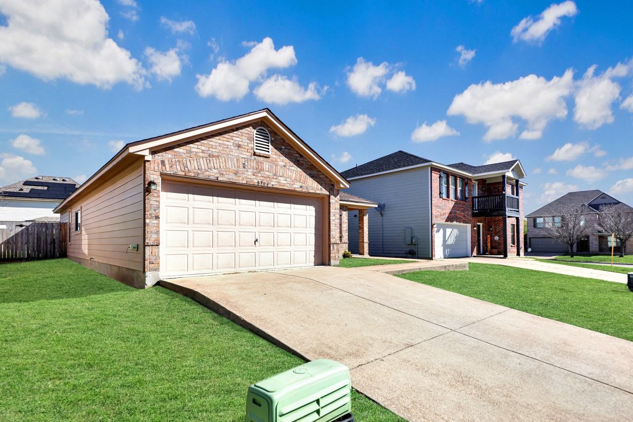 8704 Sage Meadow Dr - Photo 2 of 22