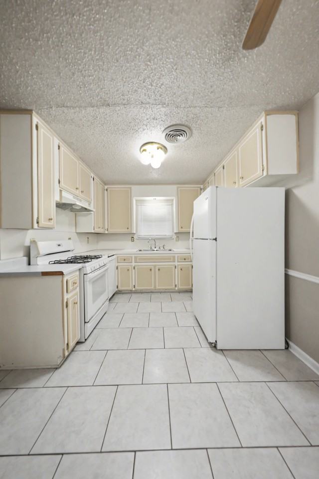 1124 Chippendale Dr - Photo 5 of 20