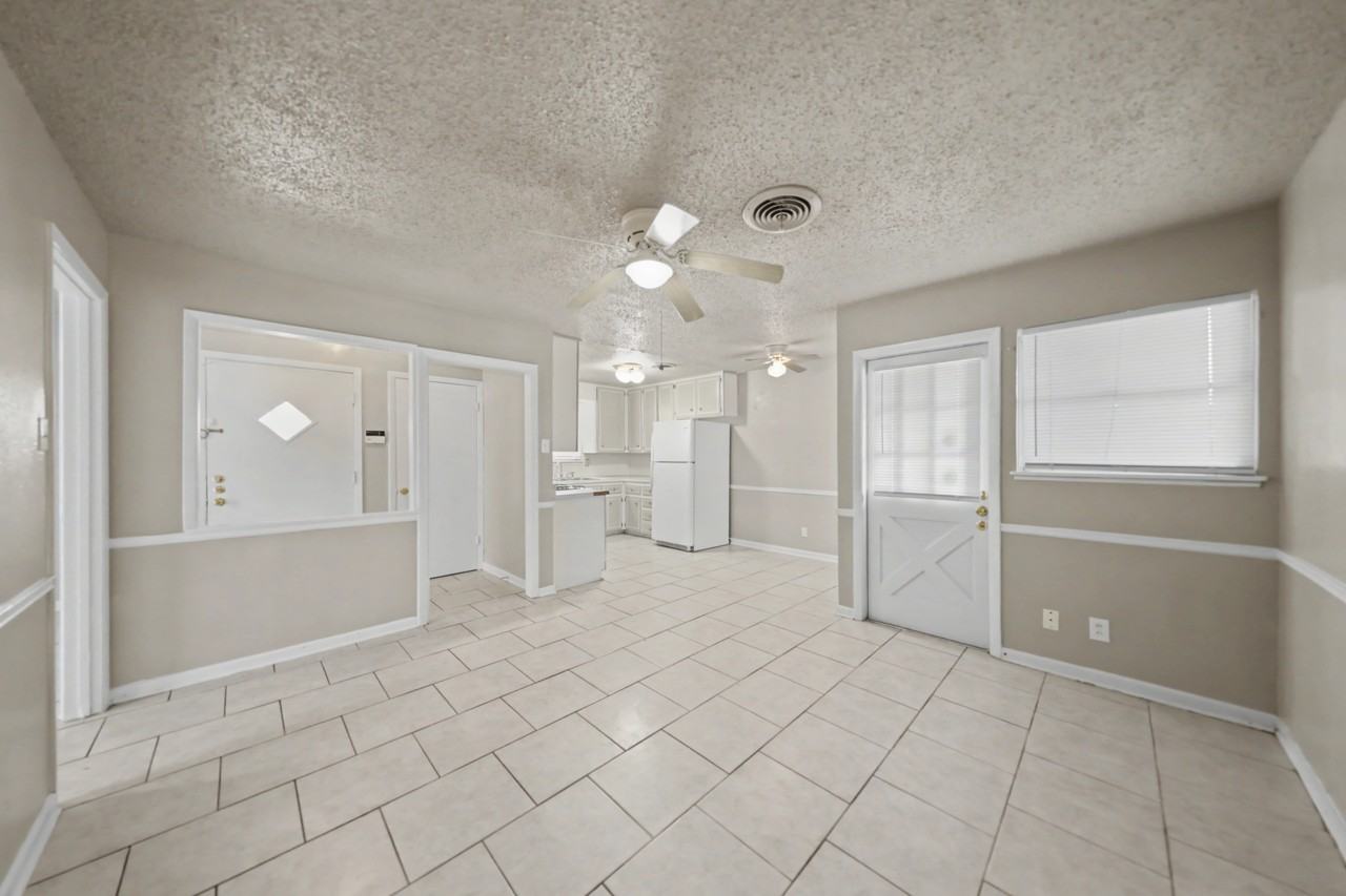 1124 Chippendale Dr - Photo 7 of 20