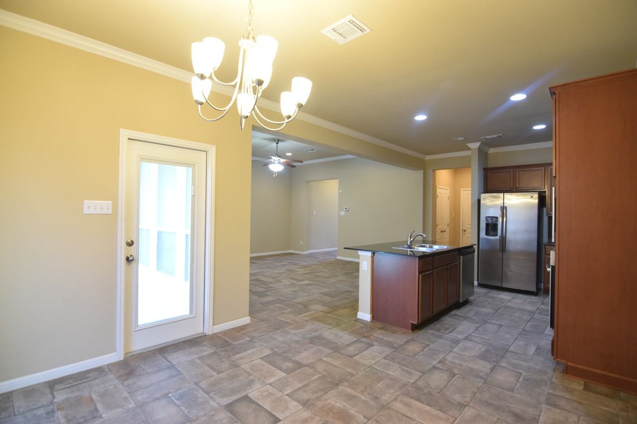 410 Stonehouse Ln - Photo 7 of 23