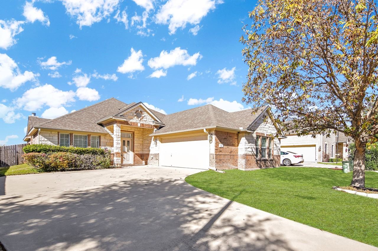 816 Copper Ridge Loop - Photo 2 of 25