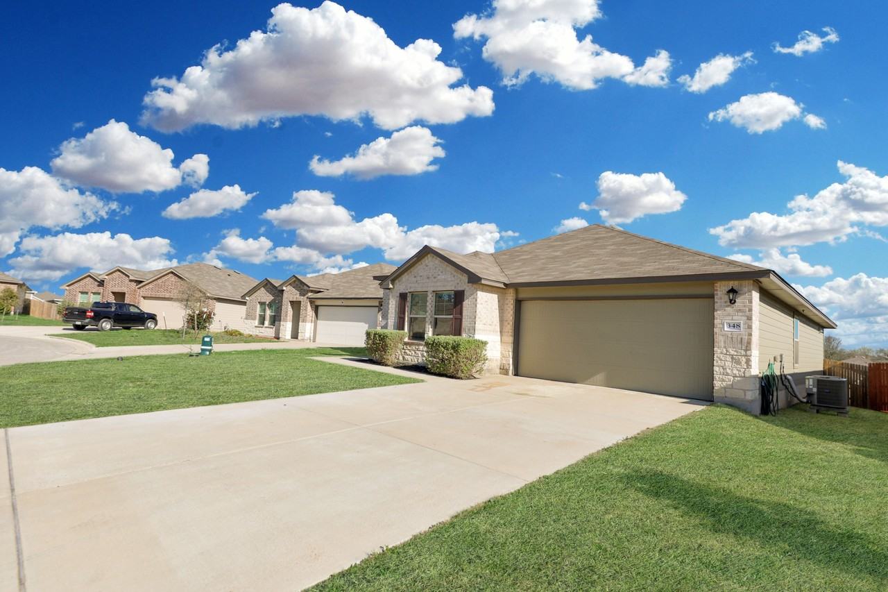 348 Jacquard Ct - Photo 3 of 25