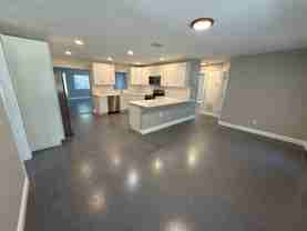 1328 Ne 5th Ave - Photo 1 of 1