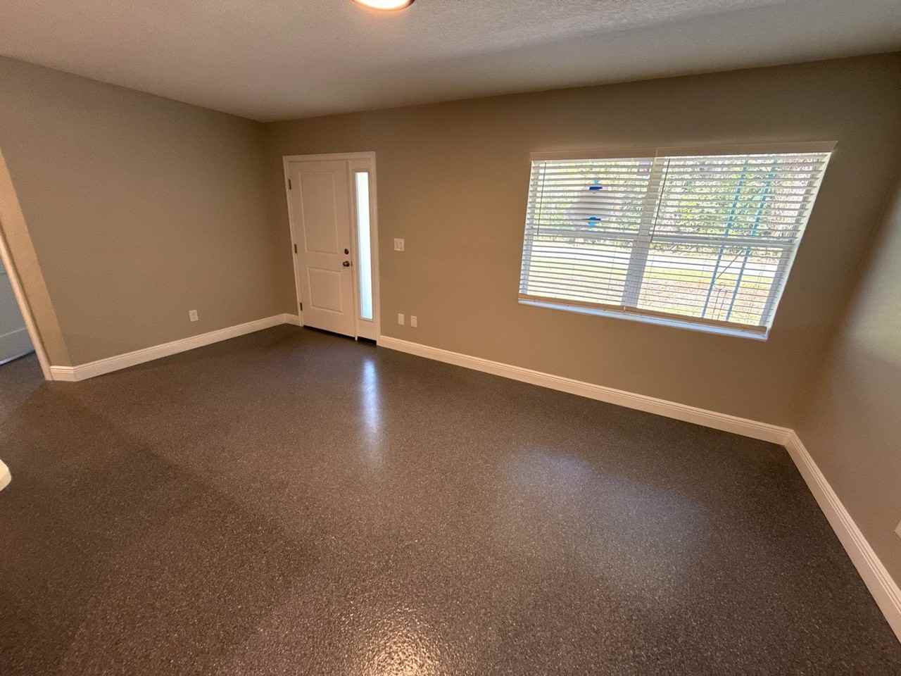 1328 Ne 5th Ave - Photo 6 of 27