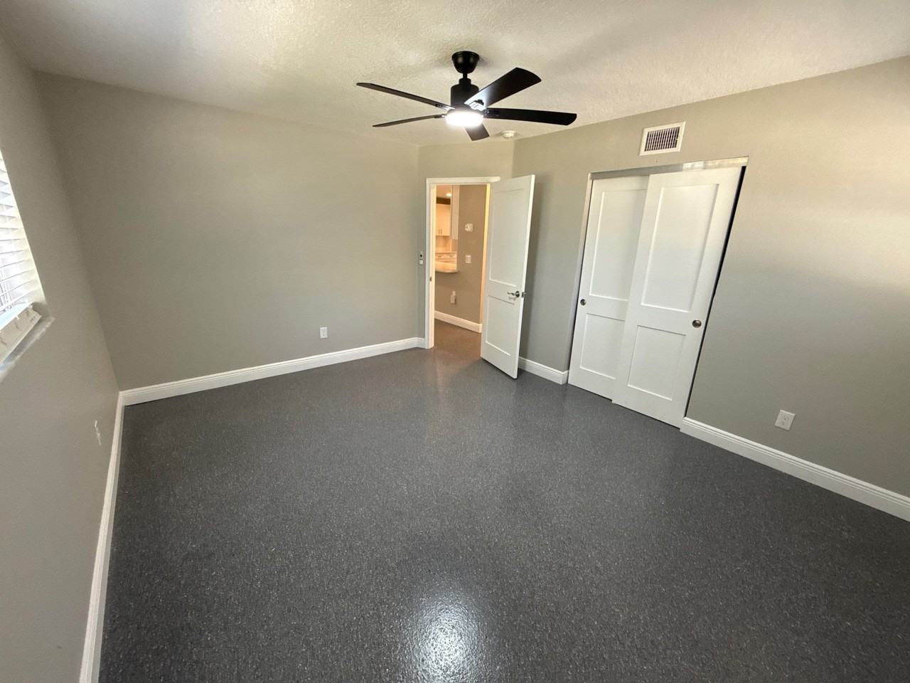1328 Ne 5th Ave - Photo 7 of 27