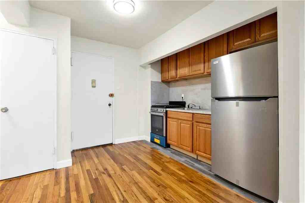 2155 82nd St - Photo 3 of 9