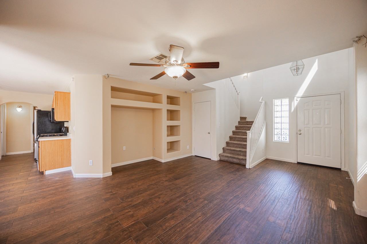 12859 W Cambridge Ave - Photo 5 of 30