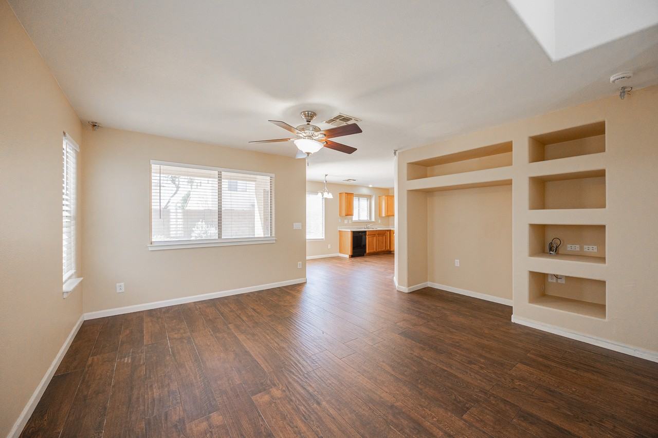 12859 W Cambridge Ave - Photo 6 of 30