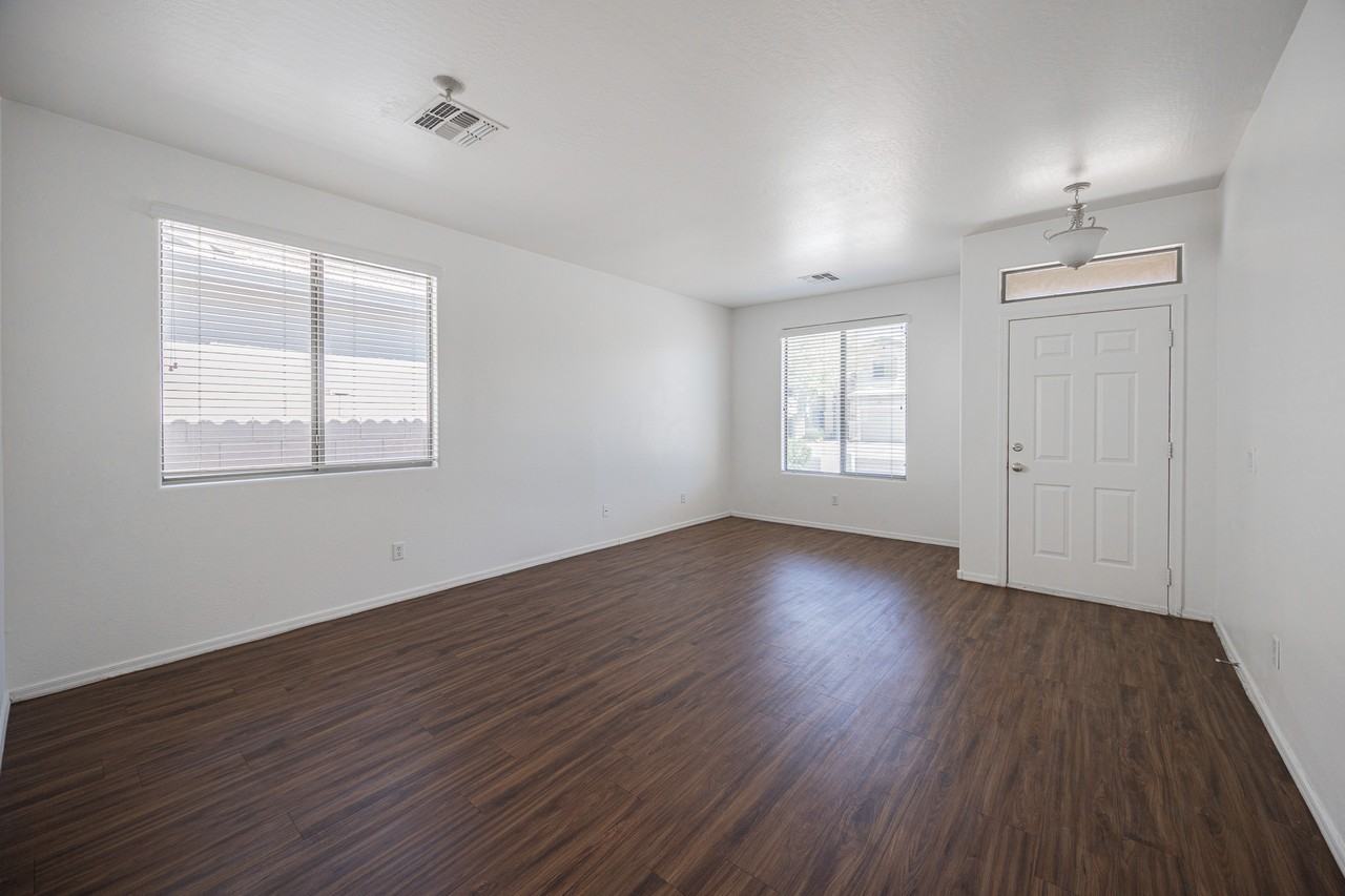 6918 S 37th Gln - Photo 4 of 32