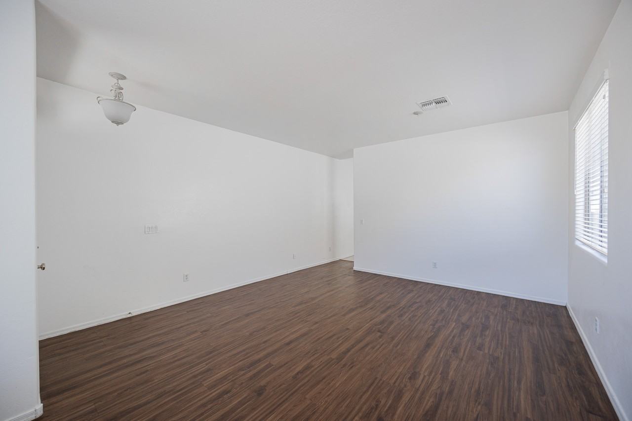 6918 S 37th Gln - Photo 6 of 32