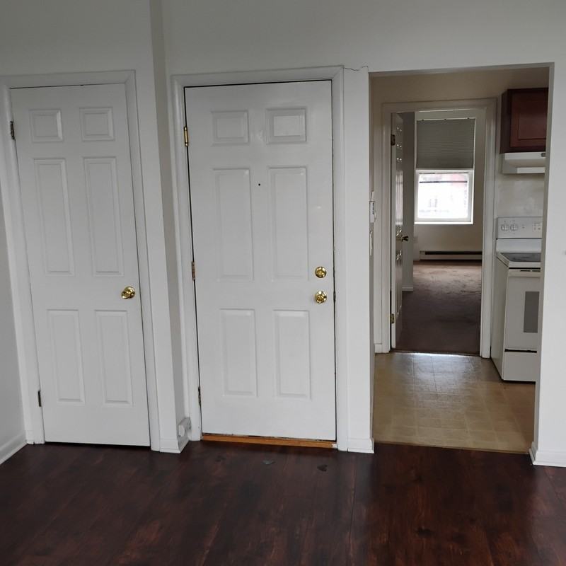 137 Lancaster St - Photo 5 of 9