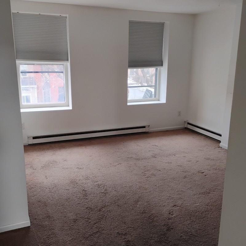 137 Lancaster St - Photo 6 of 9