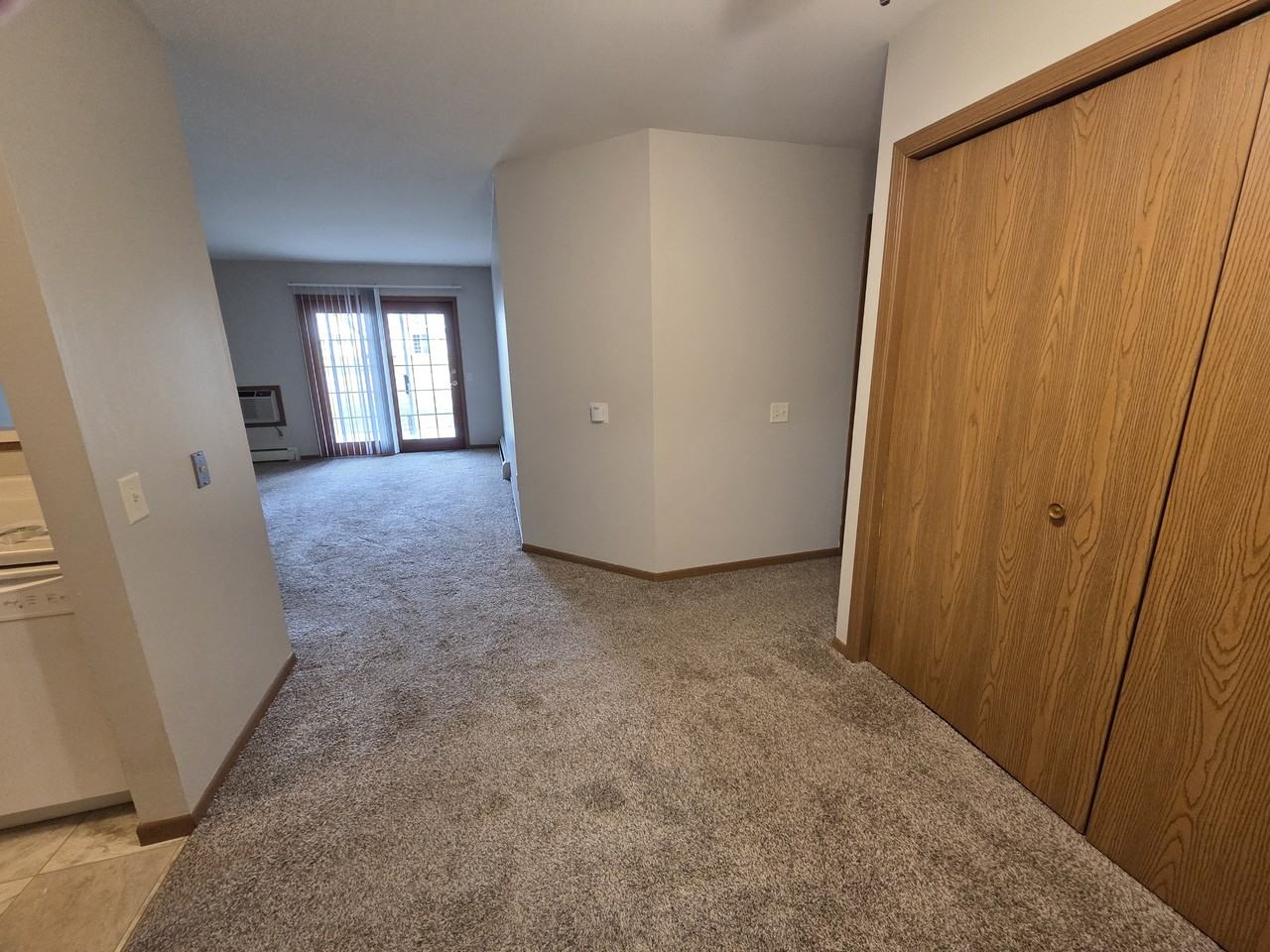 219-227 Seippel Blvd - Photo 3 of 11