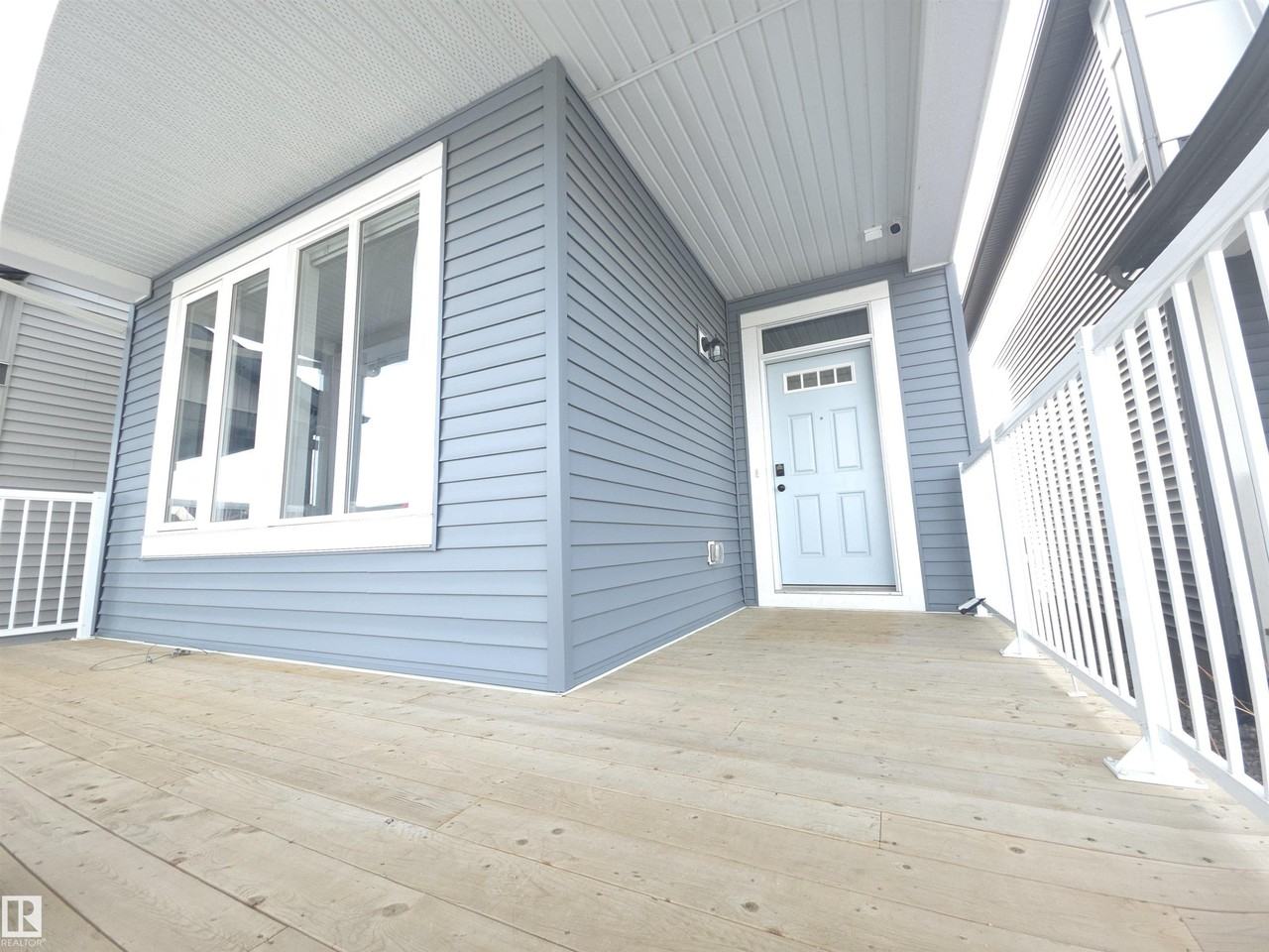 7015 52 Ave - Photo 2 of 16