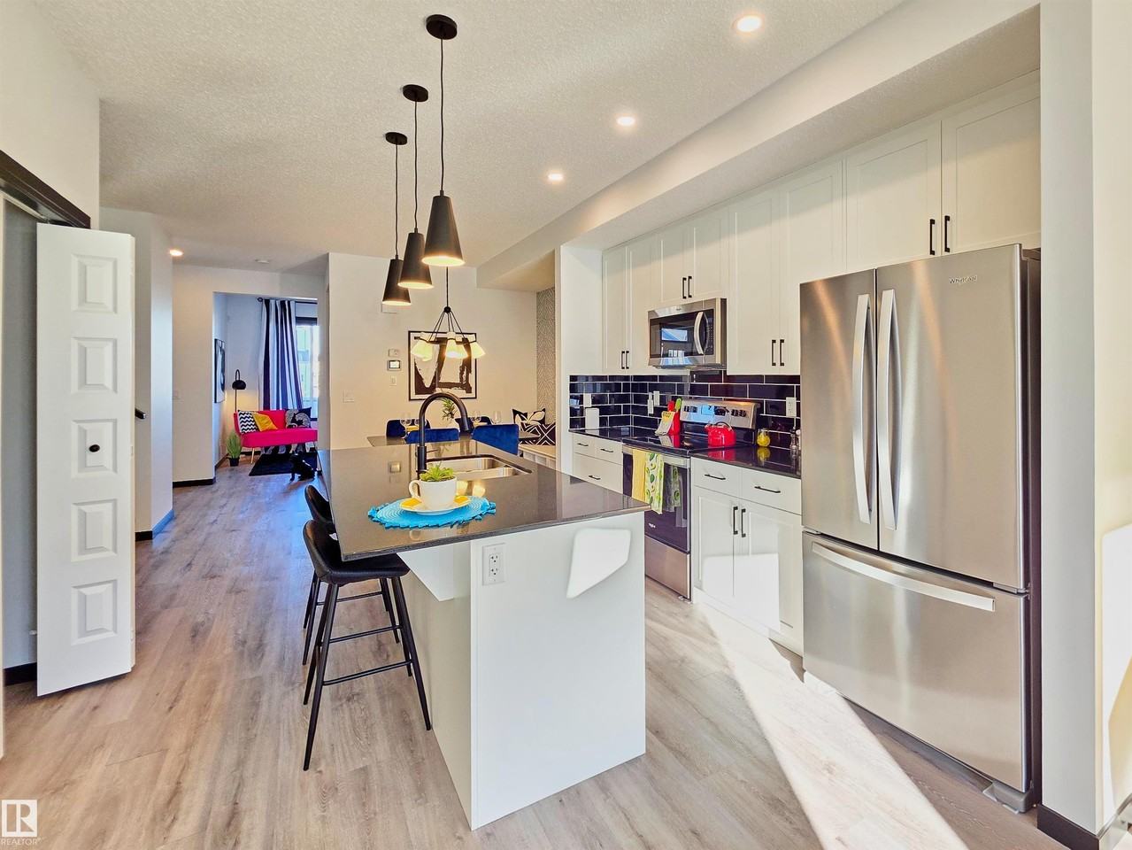 7015 52 Ave - Photo 6 of 16