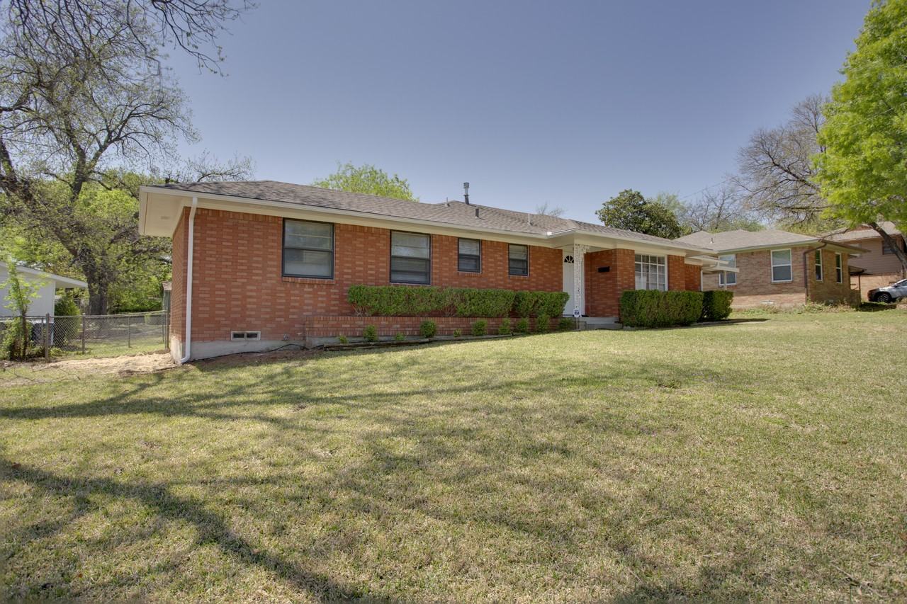 820 Carney Dr - Photo 2 of 23