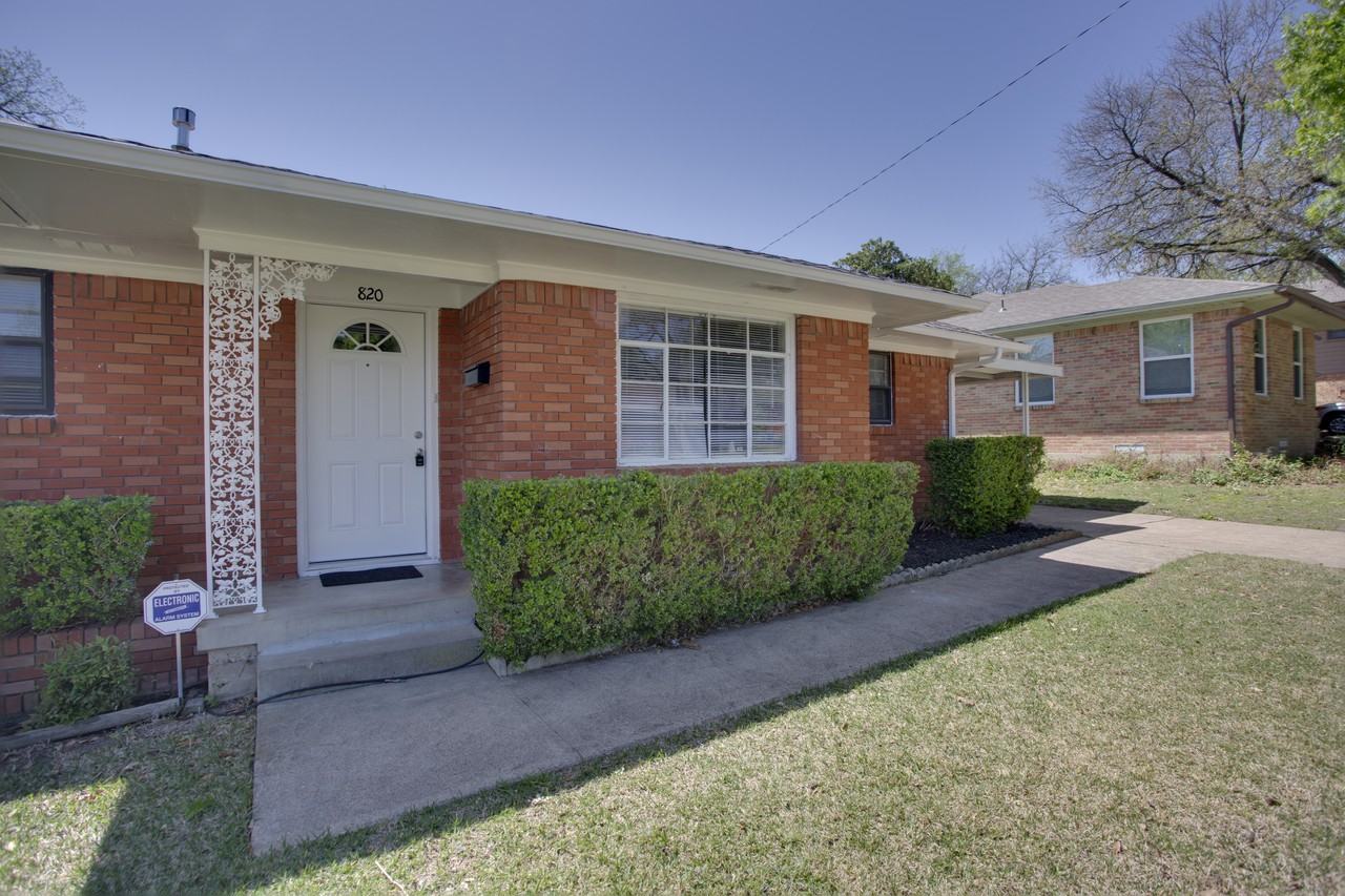 820 Carney Dr - Photo 3 of 23