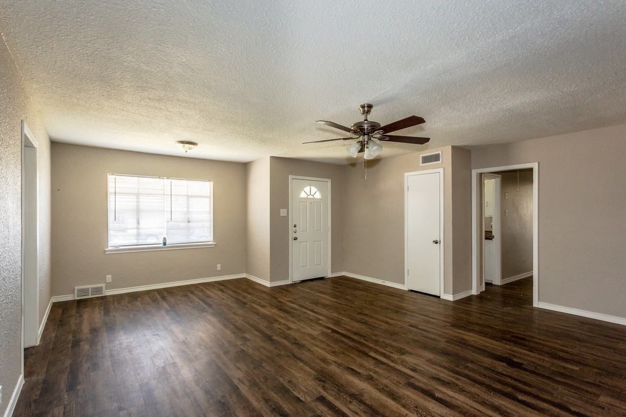 820 Carney Dr - Photo 4 of 23