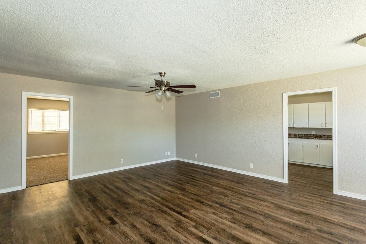 820 Carney Dr - Photo 6 of 23