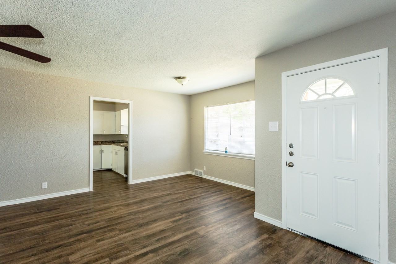 820 Carney Dr - Photo 7 of 23