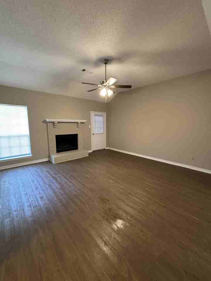 12 Tripp St - Photo 4 of 22