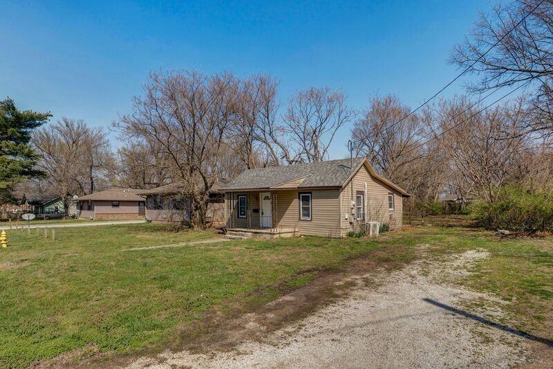 1550 N Colgate Ave - Photo 2 of 15