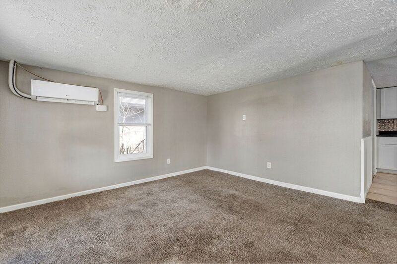 1550 N Colgate Ave - Photo 3 of 15