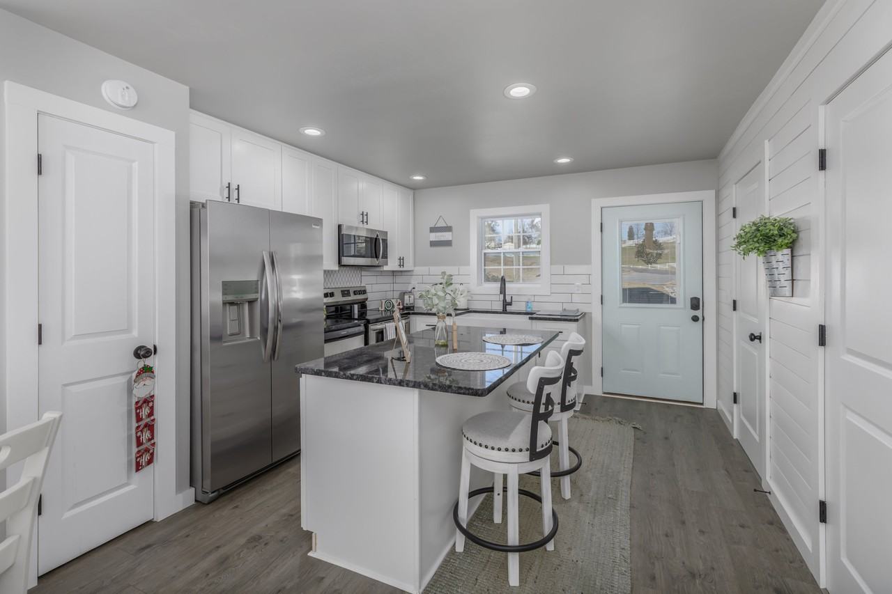 1961 Lakeshore Dr #NA - Photo 2 of 17