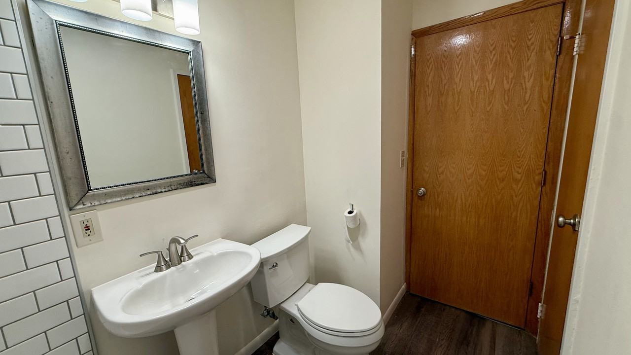 4628 W Howard Ave #4628 - Photo 5 of 15
