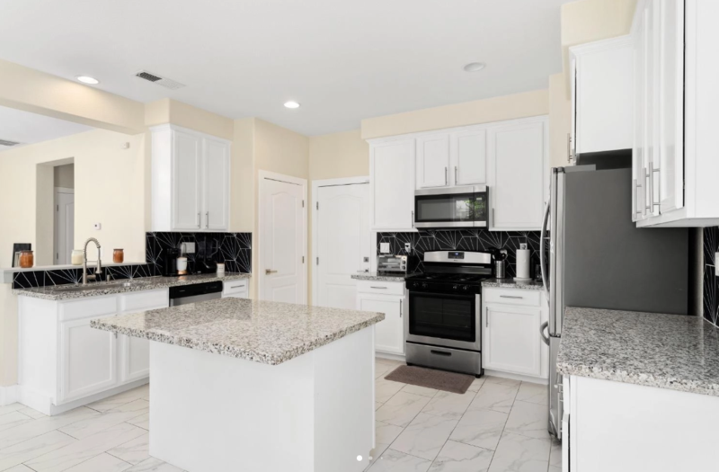 660 Greg Thatch Cir #4 - Photo 4 of 4