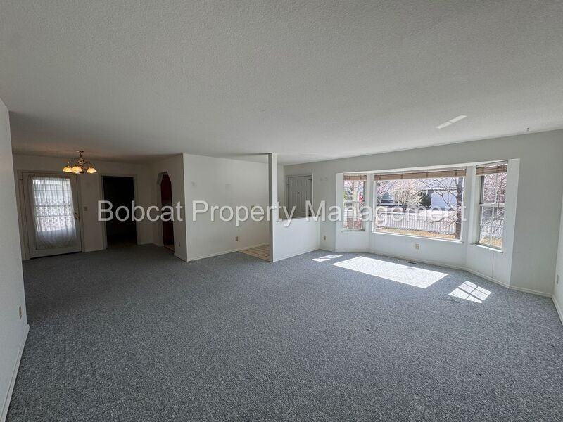 4098 Quinn Dr - Photo 6 of 42