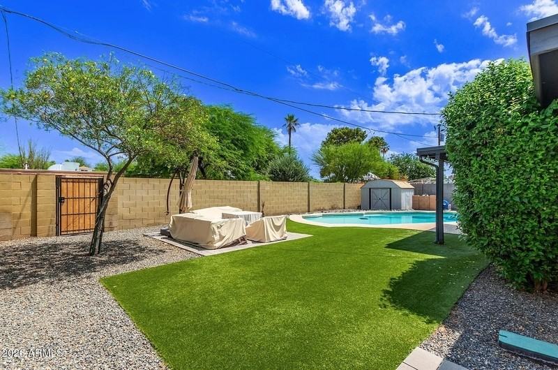 3710 E Altadena Ave - Photo 4 of 30