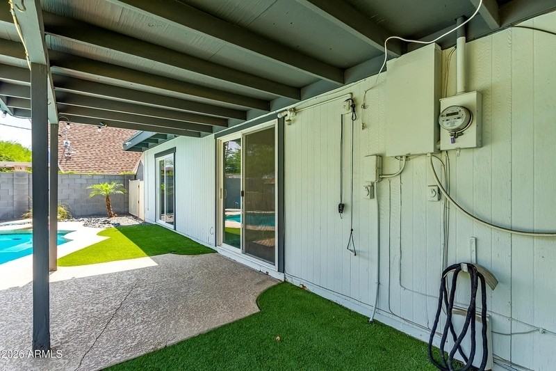 3710 E Altadena Ave - Photo 5 of 30