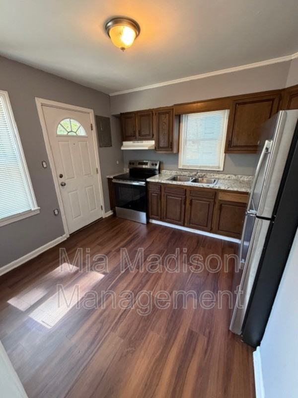 5321 Athena Dr - Photo 4 of 12