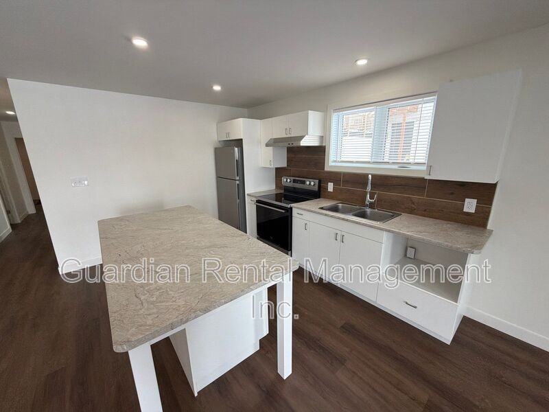 575 Syndicate Ave S - Photo 4 of 19