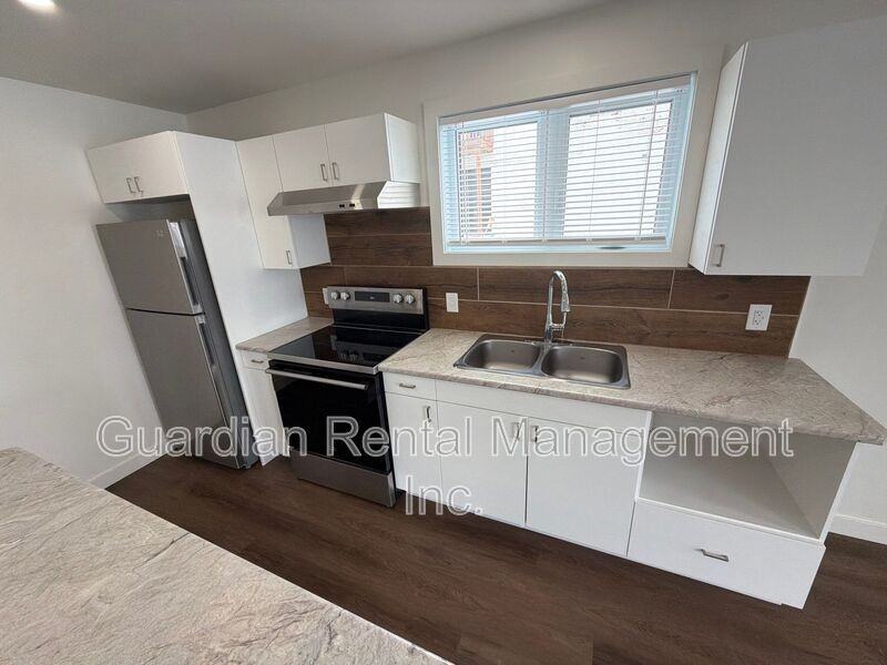 575 Syndicate Ave S - Photo 5 of 19