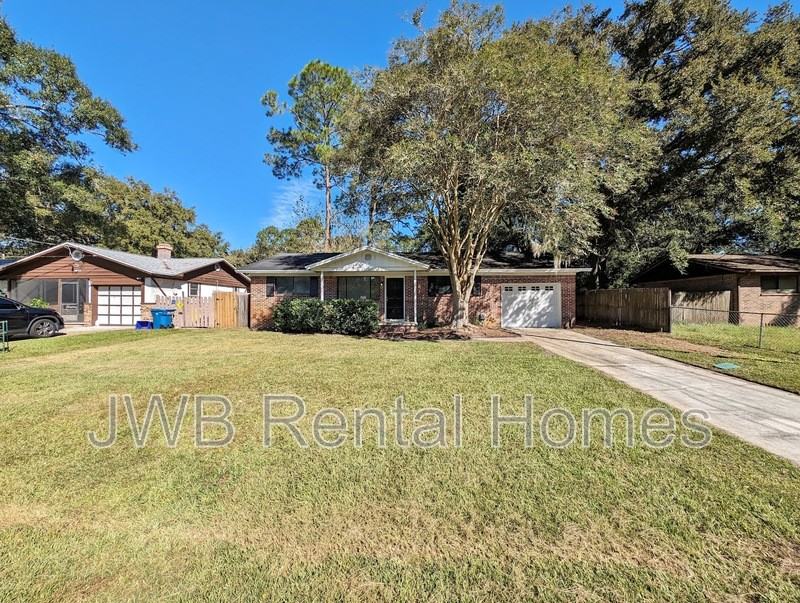 3025 Armstrong St - Photo 2 of 10