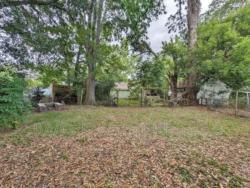 3312 Ernest St - Photo 6 of 9