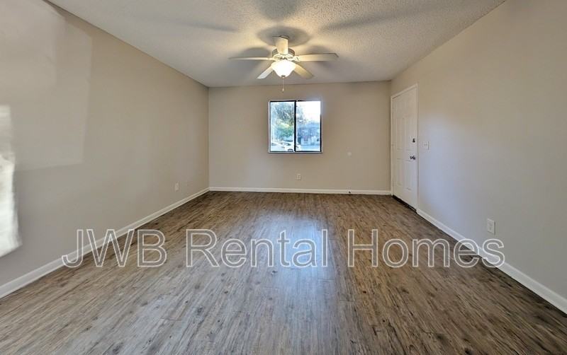 5224 Westchase Ct #3 - Photo 4 of 8