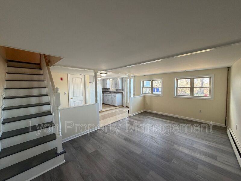 35 Albert Ave - Photo 4 of 10