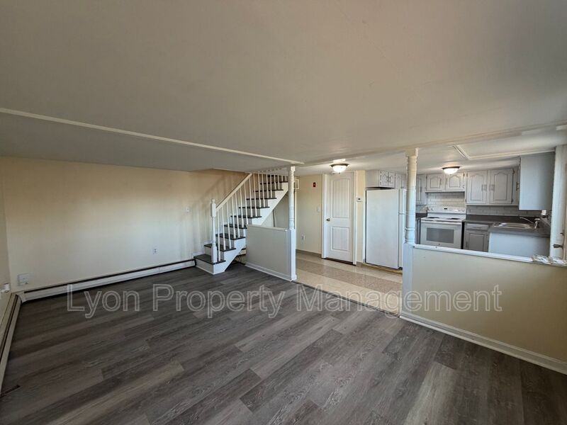 35 Albert Ave - Photo 5 of 10