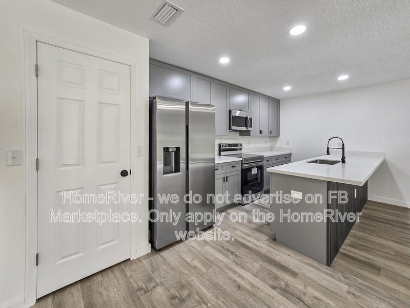 6851 Se 23rd Ave - Photo 2 of 24
