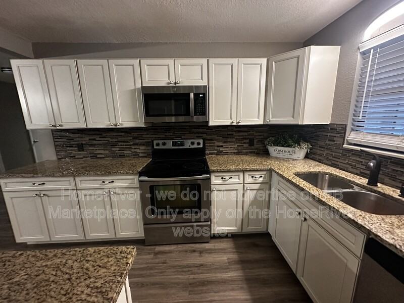 605 Nw 117th Ct - Photo 3 of 15