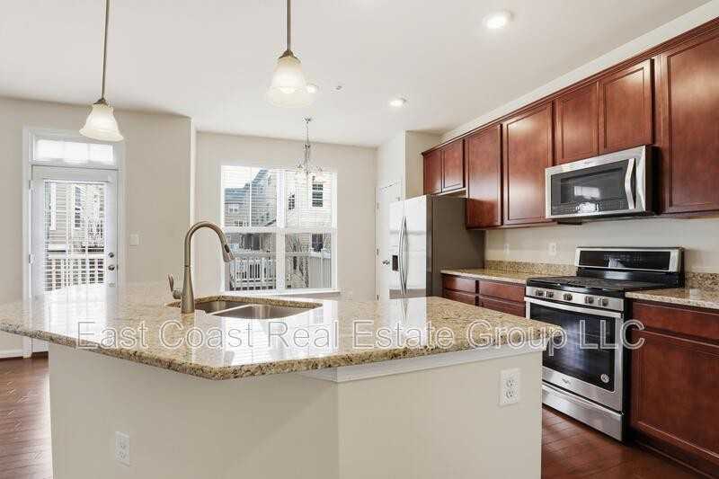 5891 Bella Marie Way - Photo 5 of 32